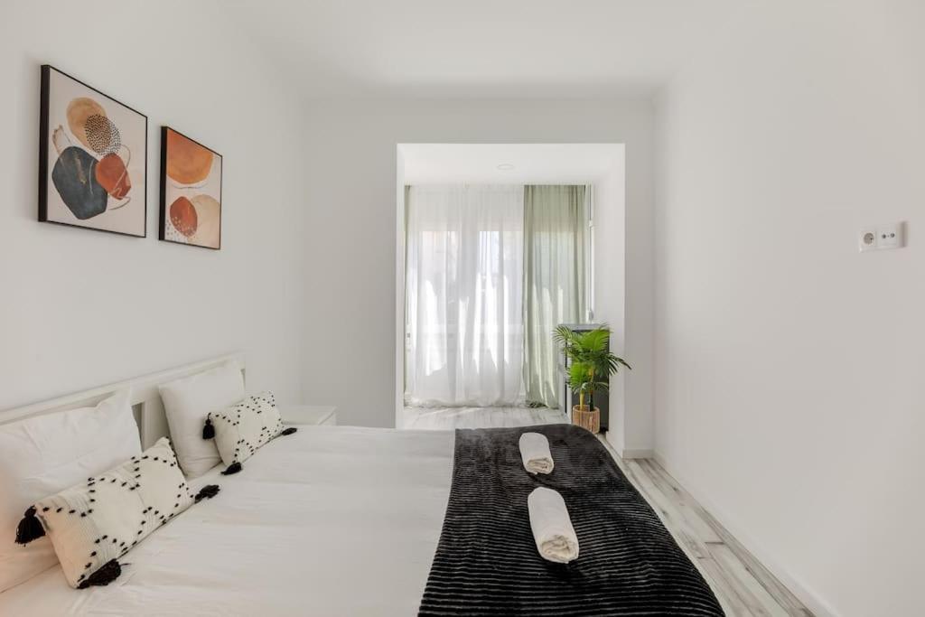 Lovely 3-Bedroom Condo W/ Free Parking On Premises ケルース エクステリア 写真